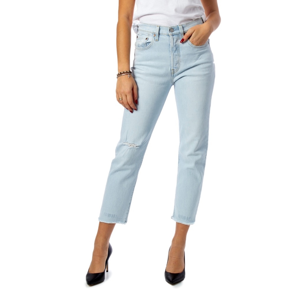 Levi's Shout Out Light Wash Denim Crop Jeans 23